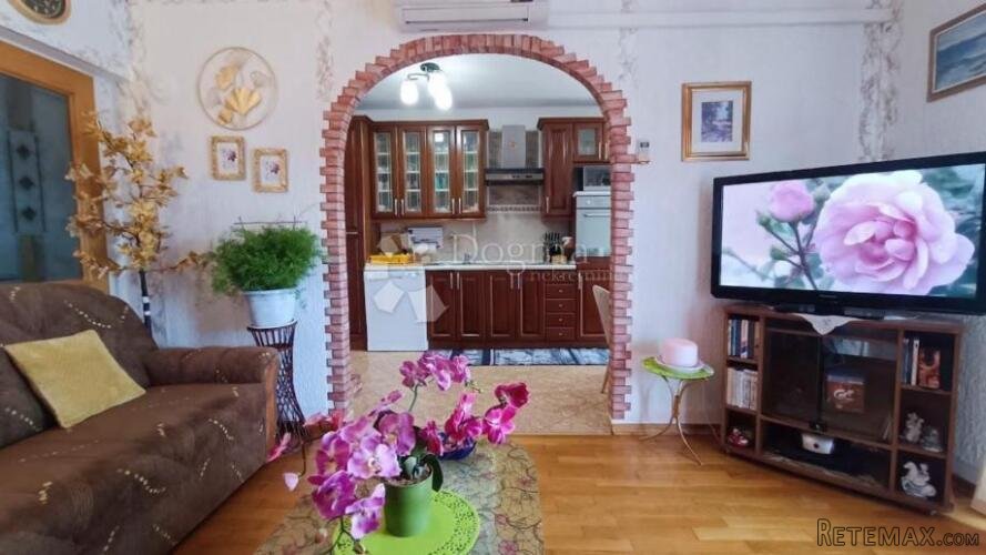 KASTAV SAMOSTOJEĆA KUĆA SA DVA STANA - 2