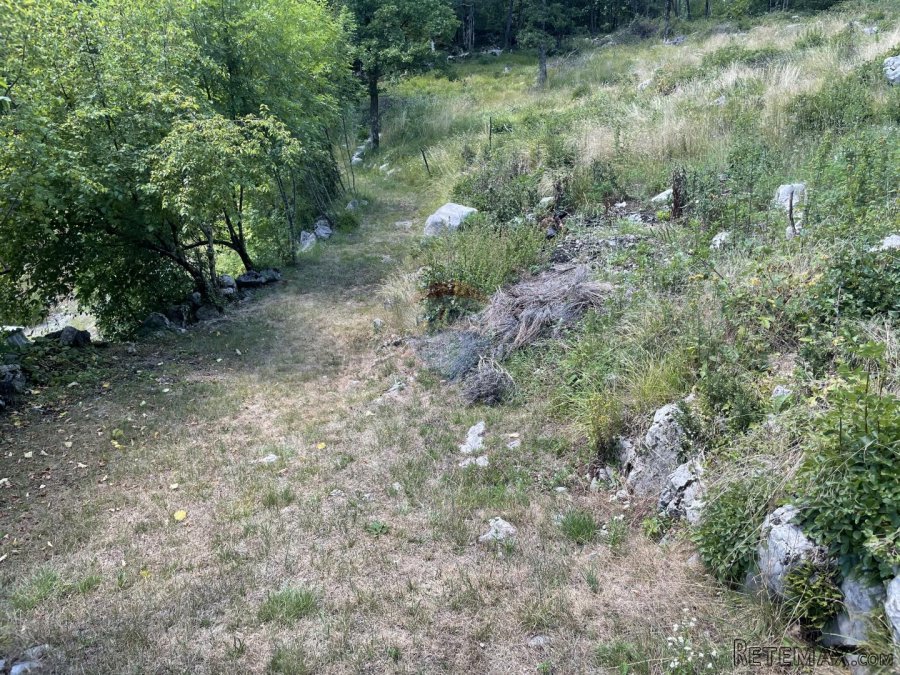 MATULJI, Mučići - Građevinsko zemljište 2000m2 - 2