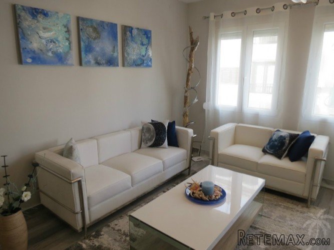 This beautiful luxury apartment is located in the centre of.. - 2