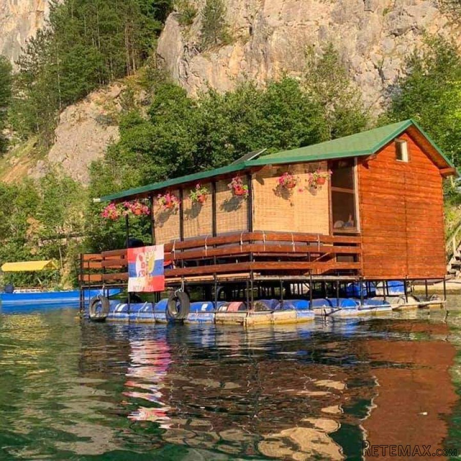 Na prodaju potpuno opremljen splav na jezeru Perucac - 3