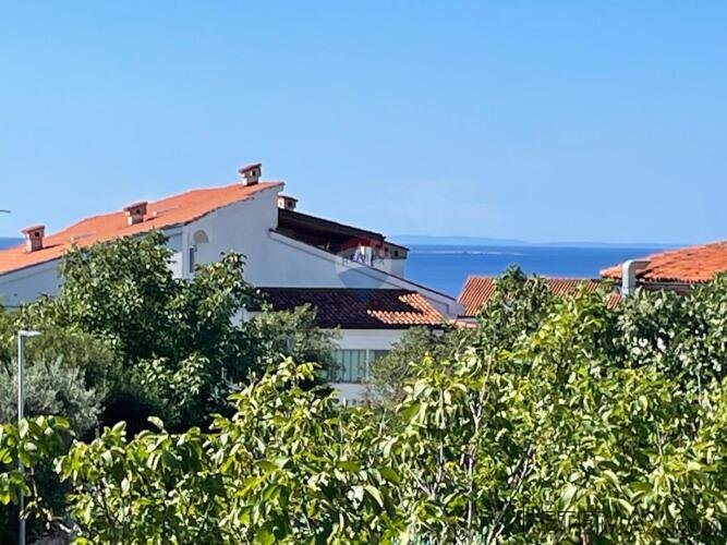 Krk,izuzetna samostojeća kuća s pogledom na more i bazenom