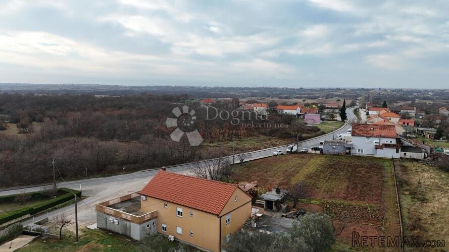Poličnik-Lovinac kraj Zadra, građevinsko zemljište
