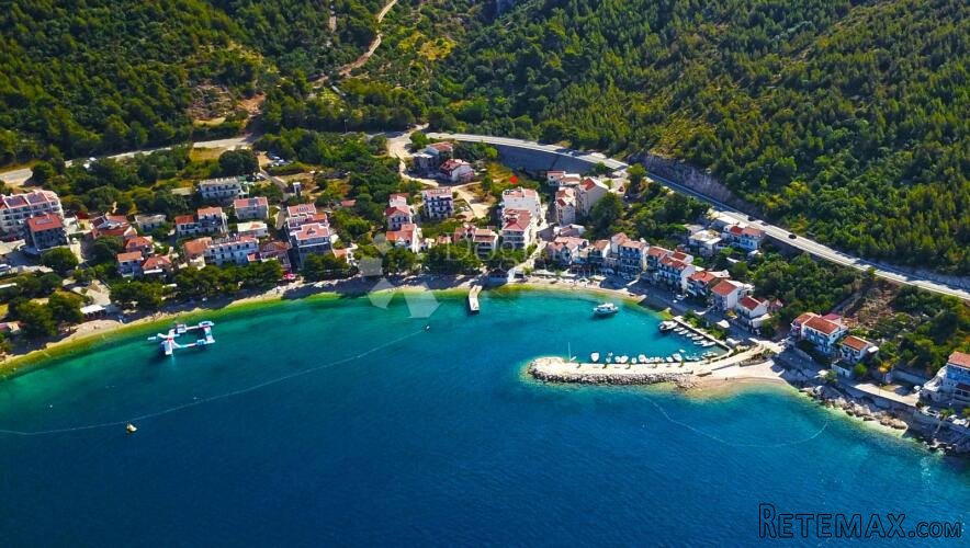 Drvenik, Makarska rivijera- apartmanska kuća 50 m od mora