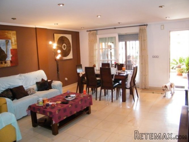 This fantastic townhouse is located in the lovely village.. - 2