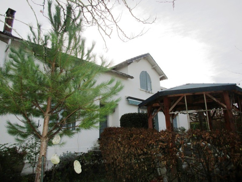 Walking Distance To Town Of Eymet This..