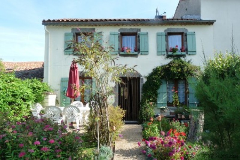 Beautifully renovated cottage in..