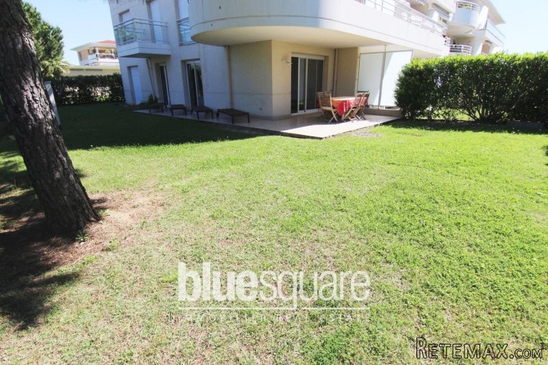 Apartment 2 beds garden level in..