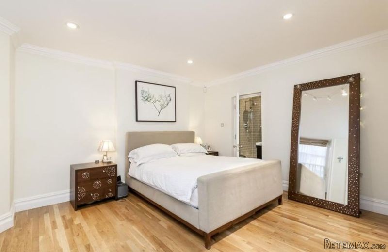 Montagu Square, London, W1H - 2