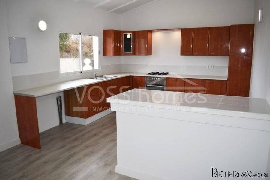 EXCLUSIVE TO VOSS HOMES - A very interesting property made.. - 11