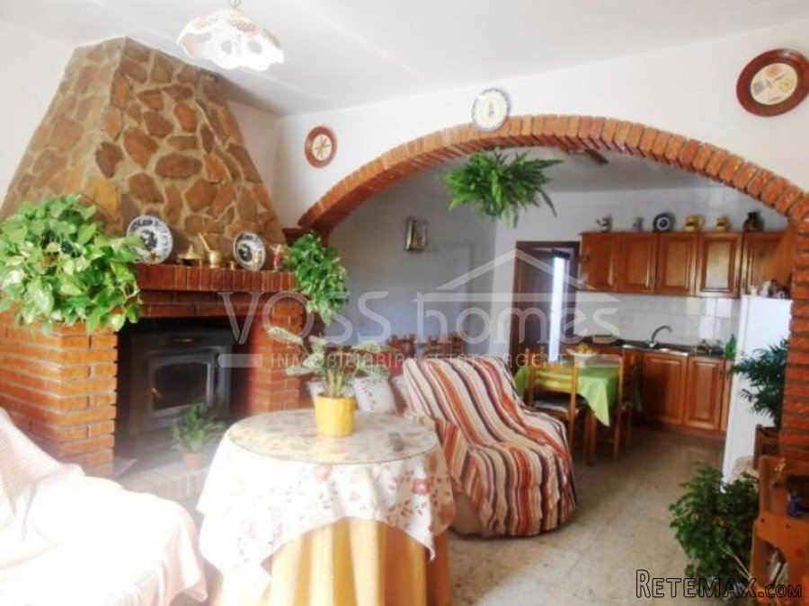 This is a lovely, old cortijo with many outbuildings.. - 12