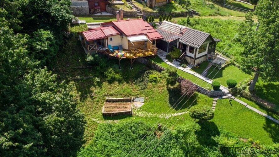 Vikendica na Zlatarskom jezeru sa privatnim zalivom - 2
