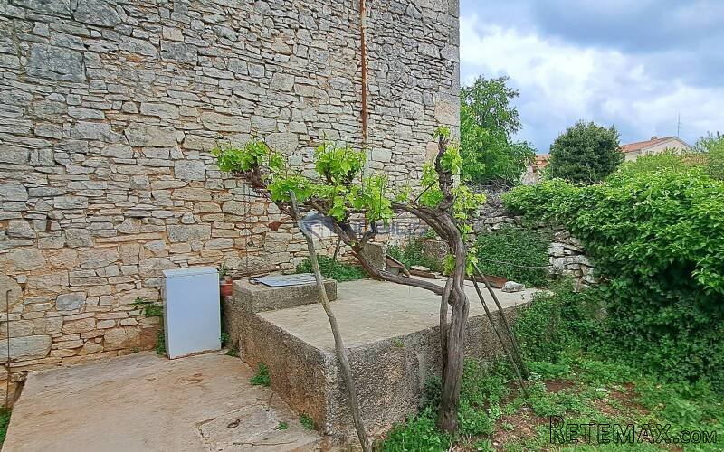 Cukrići, dvije stare kamene kuće 212 m2 sa 650 m2 okućnice - 13
