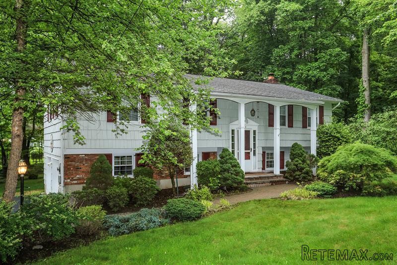 3 bedroom House For Sale: 2394 Mark..