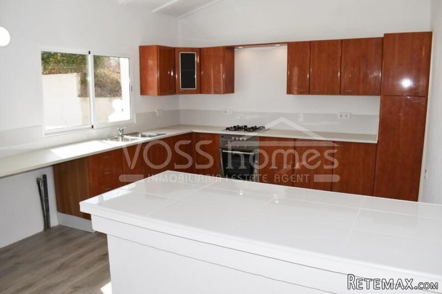 EXCLUSIVE TO VOSS HOMES - A very interesting property made.. - 14