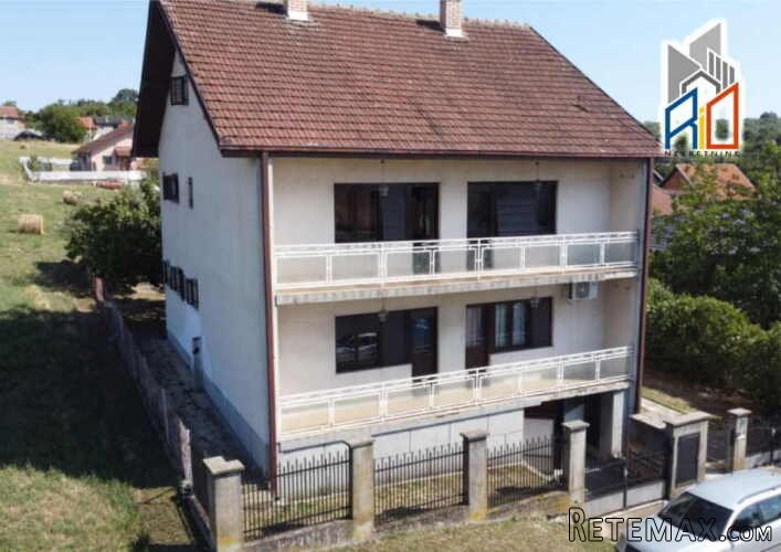 NA PRODAJU! Useljiva kuća u 3 etaze u mirnom delu Uba! - 14