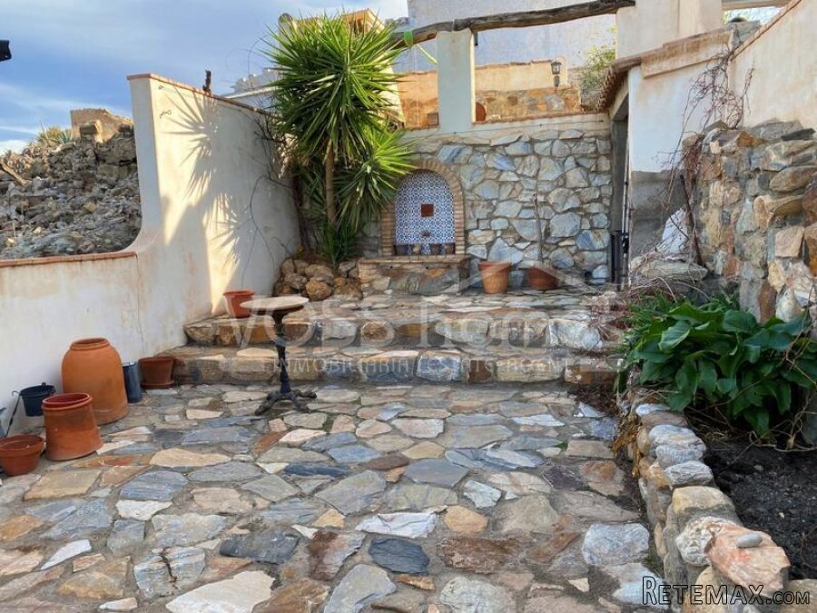 NEW & EXCLUSIVE LISTING TO VOSS HOMES - A large.. - 14