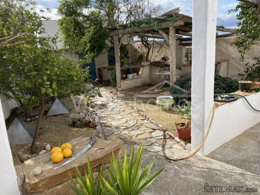 NEW & EXCLUSIVE LISTING TO VOSS HOMES - A large.. - 15