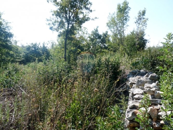 KRNICA, građevinsko zemljište od 1600 m2 - 3
