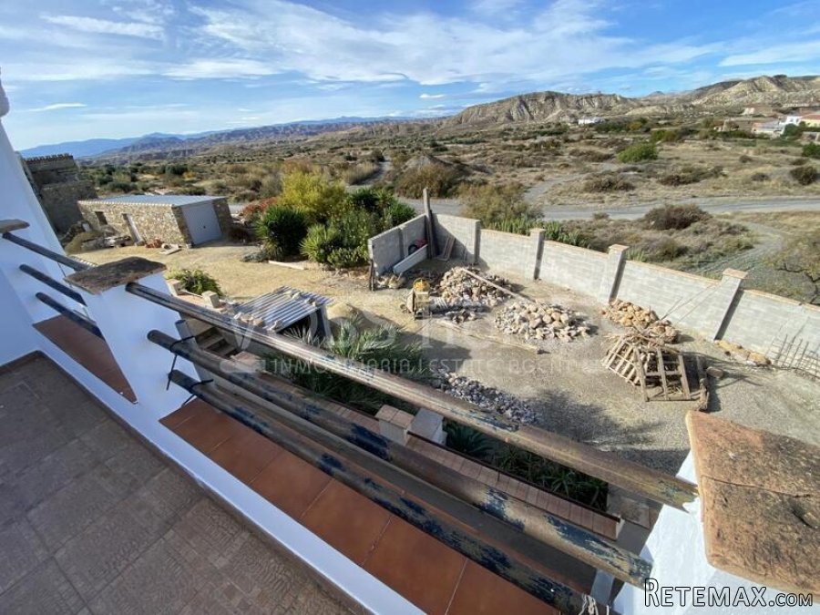 NEW & EXCLUSIVE LISTING TO VOSS HOMES - A large.. - 18