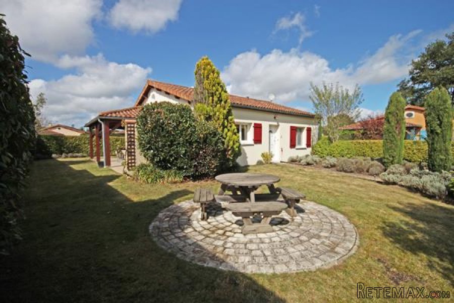Les Forges (79) - Immaculate 2 bed villa with large terraces..