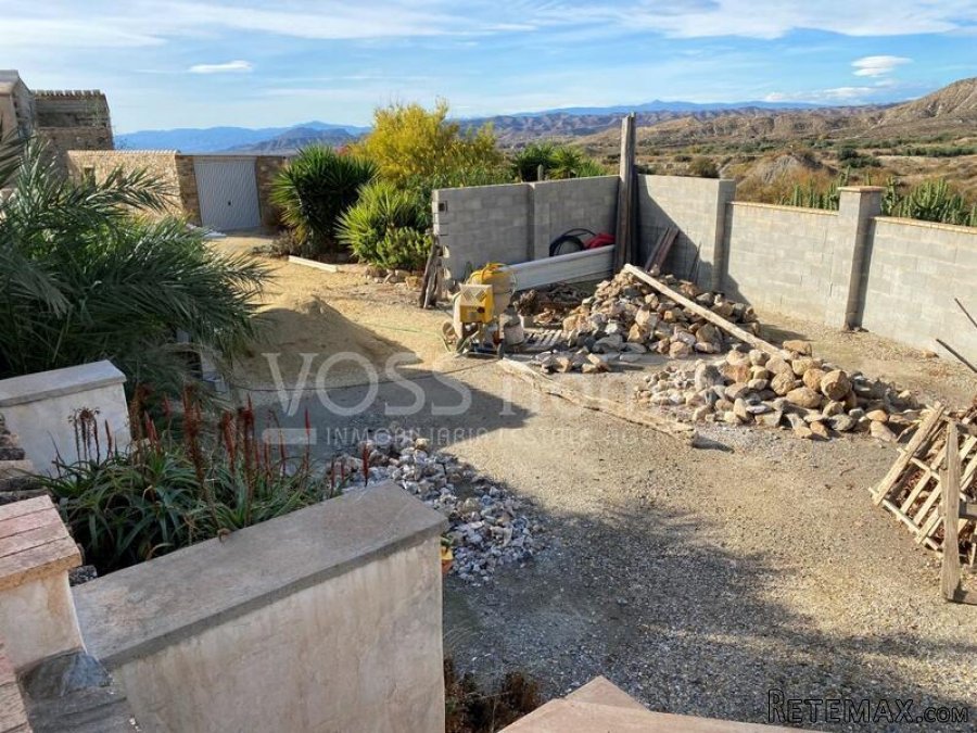 NEW & EXCLUSIVE LISTING TO VOSS HOMES - A large.. - 19
