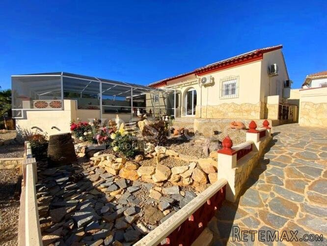 NEW TO VOSS HOMES - Recently modernised, light and airey 2.. - 9