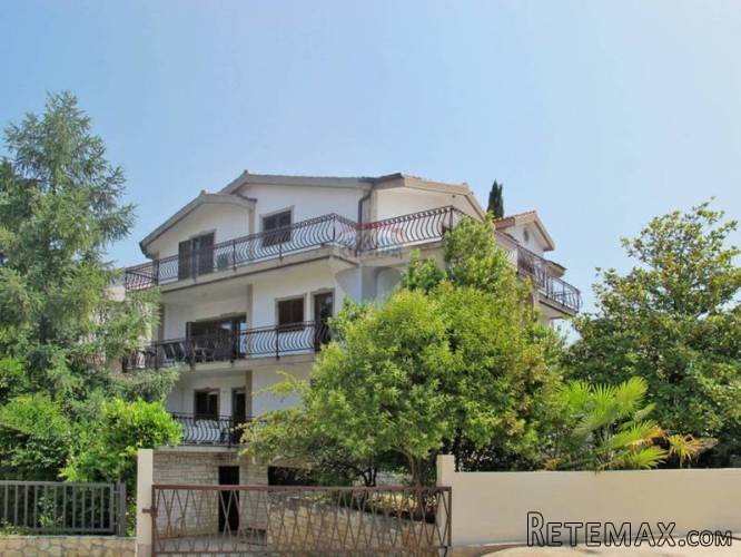 Umag, apartmanska kuća sa uhodanim poslom. - 2