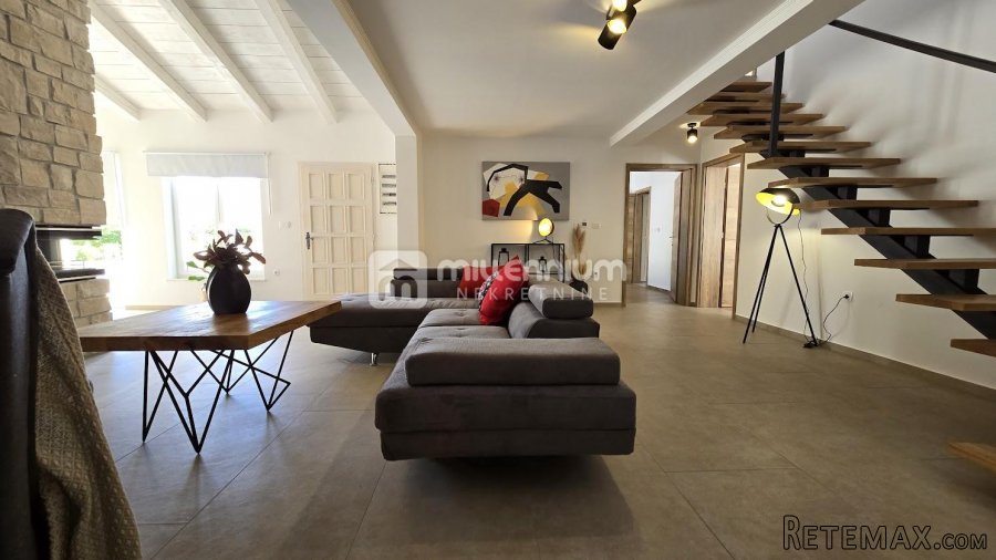 Jadranovo, 200m2, kamena vila s garažom i bazenom - 3