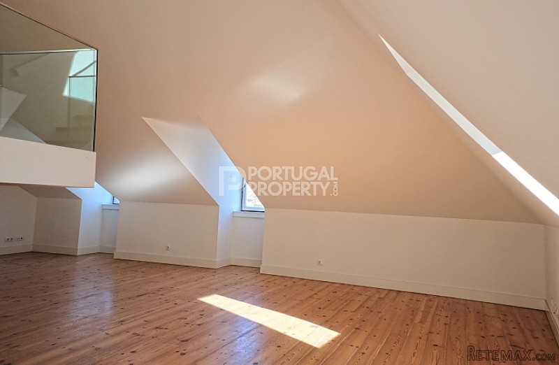 Spacious Duplex Apartment in Lisbon - 2