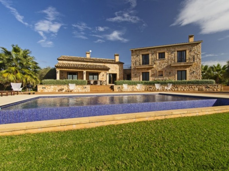 Spectacular Villa With Panoramic Views..