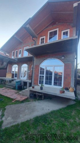 Na prodaju dve kuce -Kragujevac