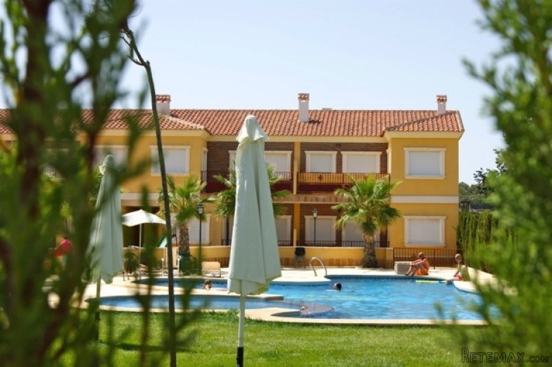 2 bedroom, 2 bathroom Apartment, (build..