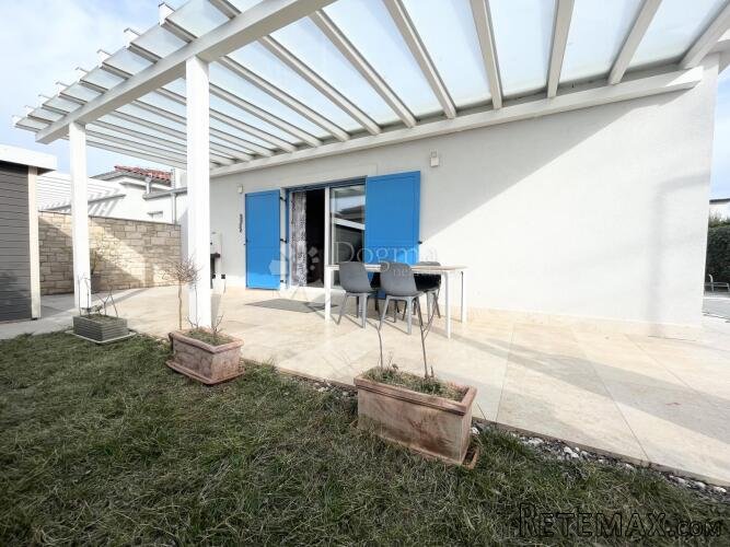 NOVIGRAD, VILA SA BAZENOM - PRILIKA! - 2