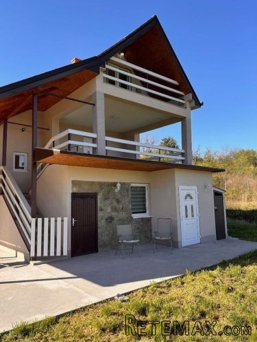 Potpuno renovirana vikendica u Krcedinu - 2