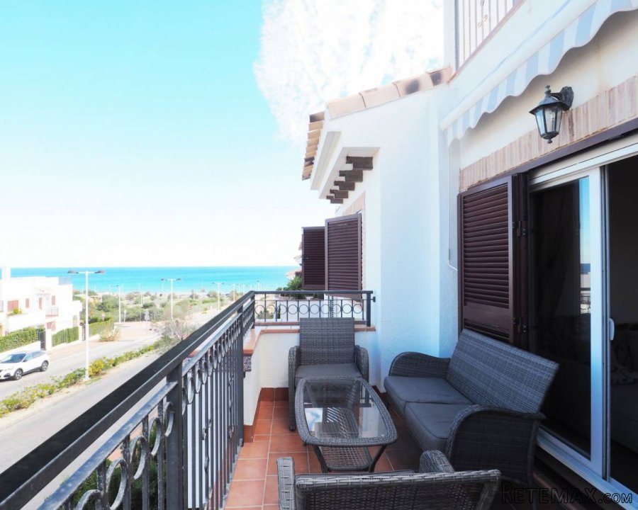 Habitaciones: 2 Baños: 2 Construidos: 66m2 Cocinas: 1.. - 3