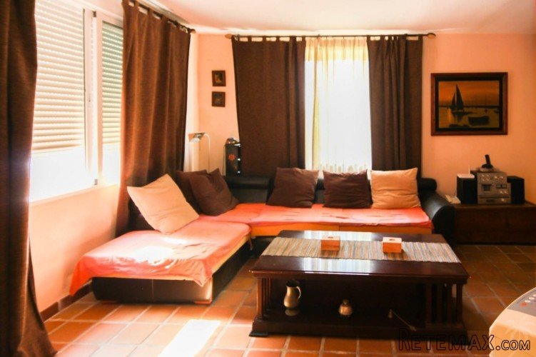 This villa built in rustic style is located on a spacious.. - 3
