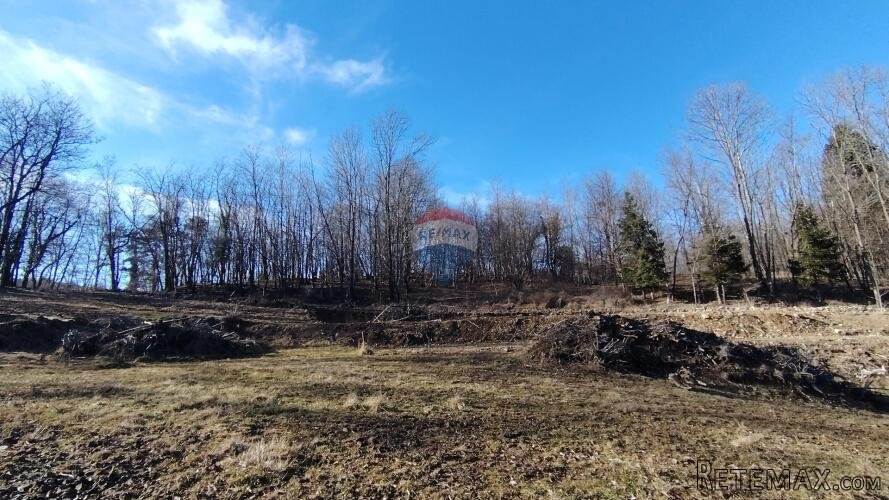 Klana, građevinsko zemljište 865 m2