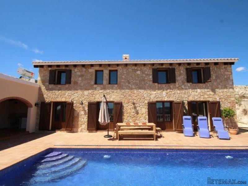 Stunning new build finca with large..