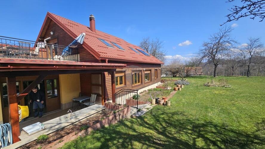 Kuća, Gorski kotar, Brod Moravice, 340 m2