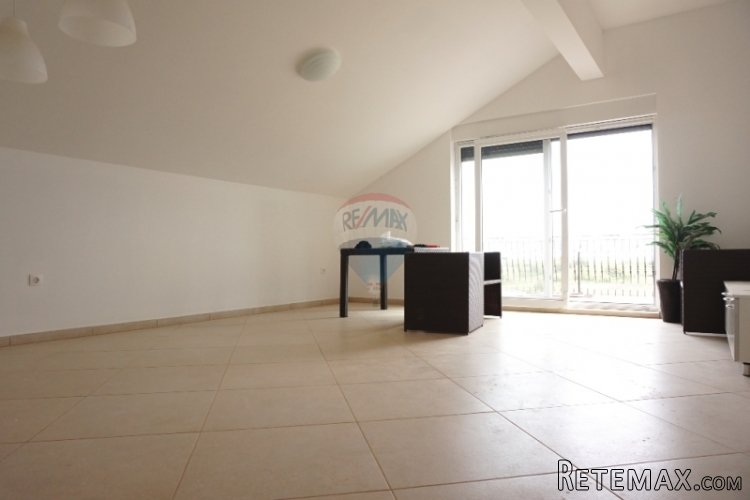 VELIKI NOVI APARTMAN S POGLEDOM NA MORE - 2