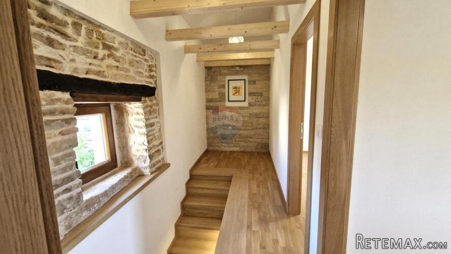 Istra,Barban- renovirana kamena kuća u centru, 70m2