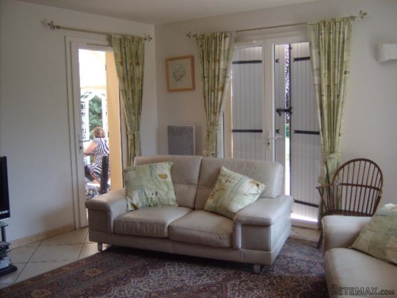 Modern Property Within Walking Distance.. - 2