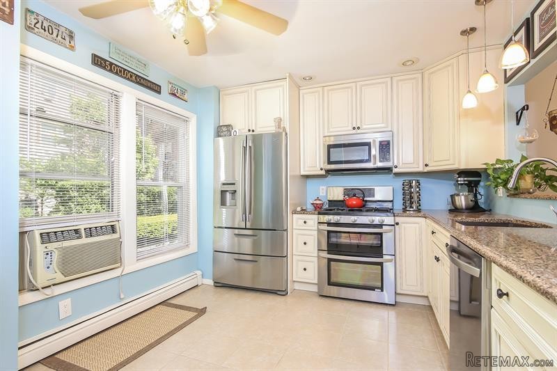 2 bedroom House For Sale: 159 Centre.. - 2