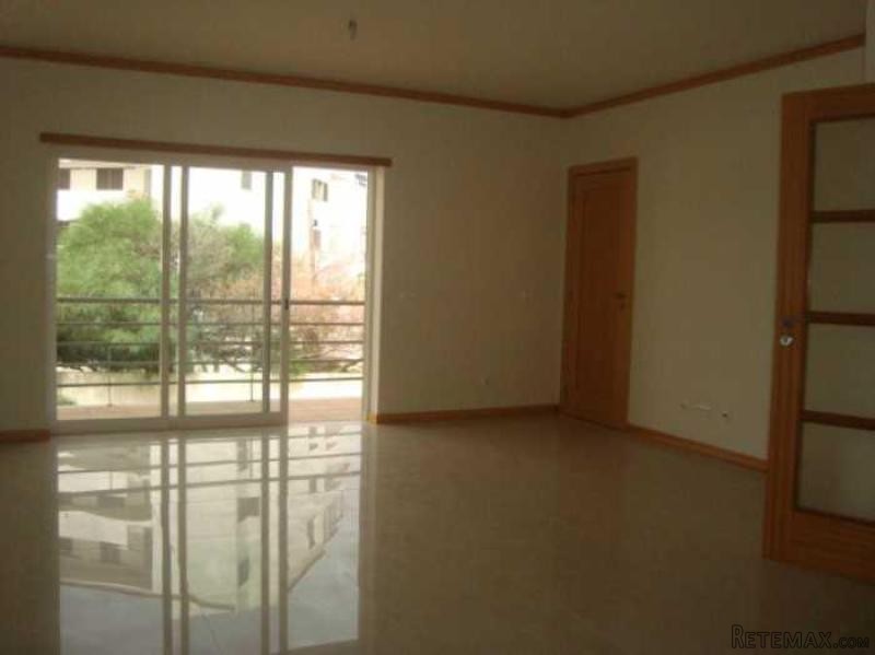 3 Bedrooms Flat For Sale - Faro - 2