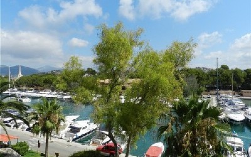 Apartment in Santa Ponsa for sale with..