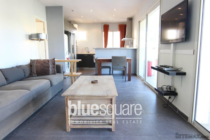 FOR SALE Large apartment with Private.. - 2