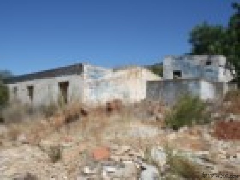Plot with Project for several Townhouses - 2
