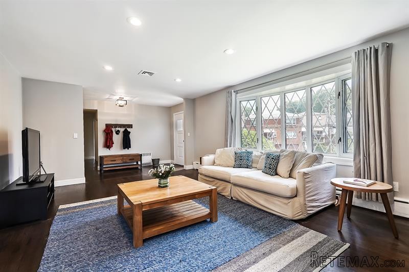 5 bedroom Flat For Sale: 300 First.. - 2