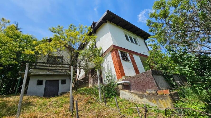 Dvije kuće s pogledom u Vrtlinovcu