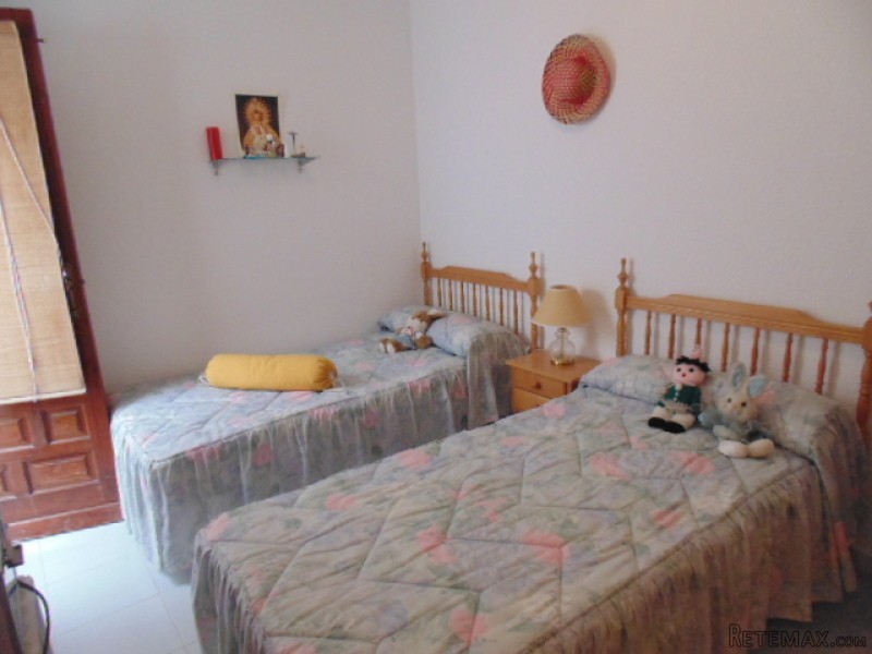 1 Bedroom Bungalow For Sale